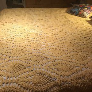 New listing!!  New  Exclusive Bed Cover King Size Wheat Color